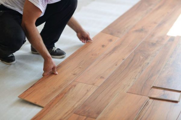 laminaat-leggen-1-768x512-1-600x400-1